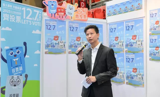 Commissioner for Labour visits job fair for elderly and middle-aged persons  Source: HKSAR Government Press Releases