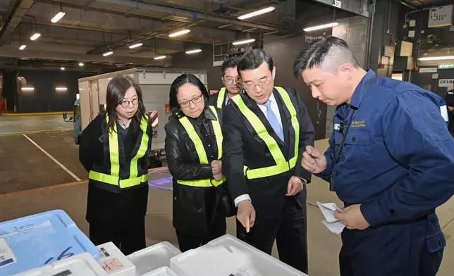 EEB and its departments met with delegation from General Administration of Customs of People's Republic of China  Source: HKSAR Government Press Releases