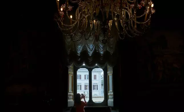 Journalists visit Palazzo Colonna, or the Colonna Palace, in Rome during a media tour, Friday, Nov. 7, 2025. (AP Photo/Domenico Stinellis)