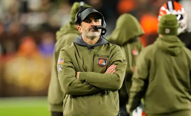 Cleveland Browns head coach Kevin Stefanski walks along the sideline in the second half of an NFL football game against the Baltimore Ravens in Cleveland, Sunday, Nov. 16, 2025. (AP Photo/Sue Ogrocki)
