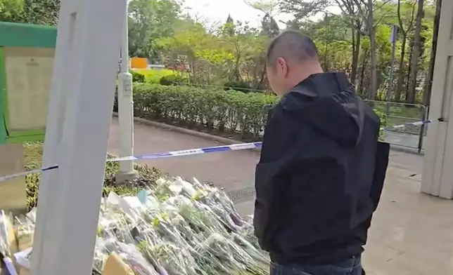 Mr. Chow expressed his condolences to the victims in the Tai Po fire, Photo by Bastille Post