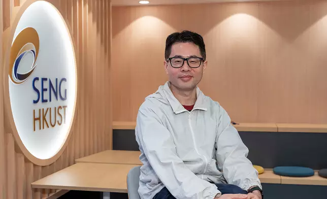 Prof. Shi's team focuses on the seamless integration between the robot’s mobility and control systems.