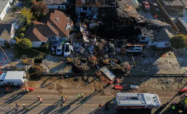Damage is seen at the scene of a gas explosion in Hayward, Calif., Thursday, Dec. 11, 2025. (AP Photo/Godofredo A. Vásquez)