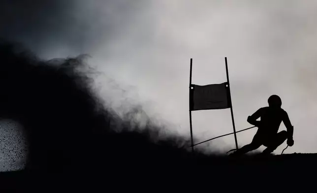 Norway's Henrik Kristoffersen competes during a World Cup men's giant slalom skiing race, Sunday, Dec. 7, 2025, in Beaver Creek, Colo. (AP Photo/John Locher)