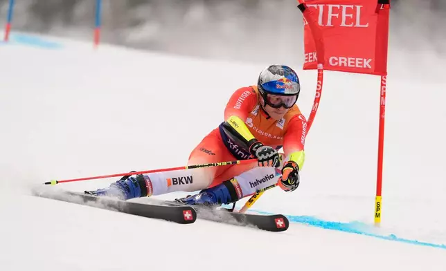 Switzerland's Marco Odermatt competes during a World Cup men's giant slalom skiing race, Sunday, Dec. 7, 2025, in Beaver Creek, Colo. (AP Photo/Robert F. Bukaty)