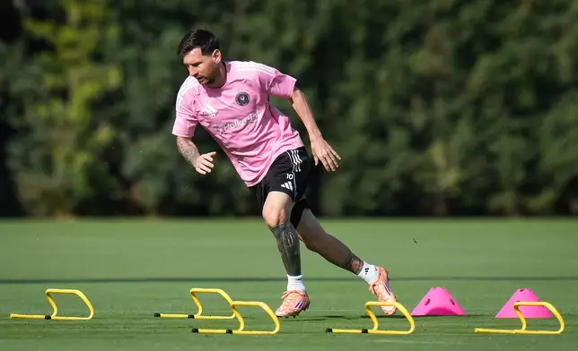 Inter Miami's Lionel Messi works out during a training session, Thursday, Dec. 4, 2025, in Fort Lauderdale, Fla., ahead of Saturday's of the MLS Cup soccer match against the Vancouver Whitecaps. (Darryl Dyck/The Canadian Press via AP)