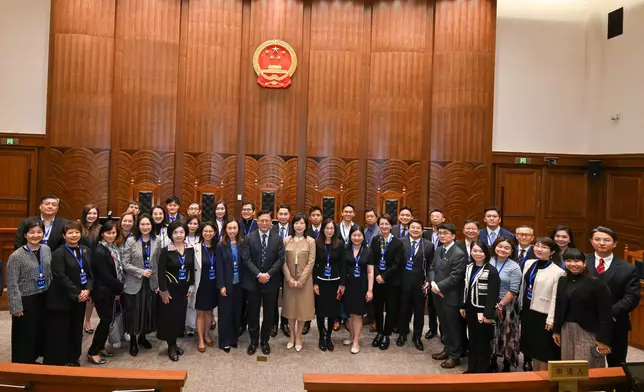 DSJ leads cross-professional delegation to Shenzhen for first exchange event with Mainland enterprises going global Source: HKSAR Government Press Releases