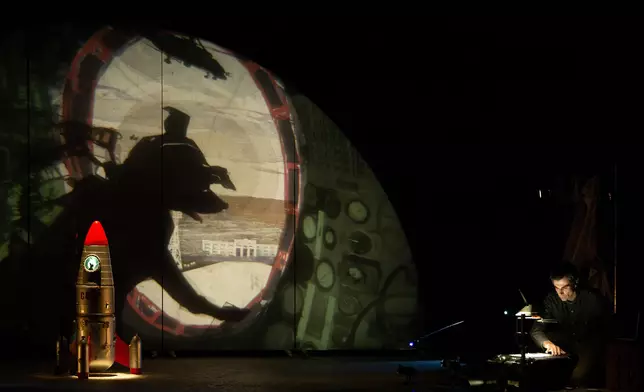 Spanish award-winning multimedia theatre "Laika" to grace LCSD's "Cheers!" Series in January next year Source: HKSAR Government Press Releases