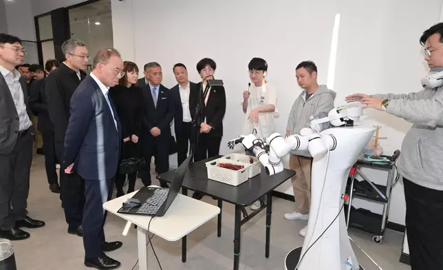 Meeting of Task Force on the Development of the Qianhai Shenzhen-Hong Kong Modern Service Industry Co-operation Zone held in Shenzhen  Source: HKSAR Government Press Releases