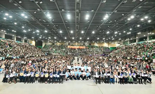 Government, business sector and community partner with mentees to nurture dreams in third graduation ceremony of Strive and Rise Programme (with photo/video) Source: HKSAR Government Press Releases