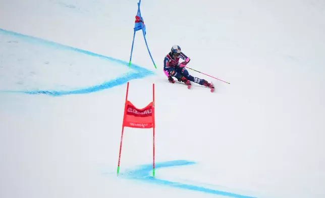 Zrinka Ljutic, of Croatia, skis to a second place finish in the women's World Cup giant slalom in Mont Tremblant, Quebec, Saturday, Dec. 6, 2025. (Sean Kilpatrick/The Canadian Press via AP)