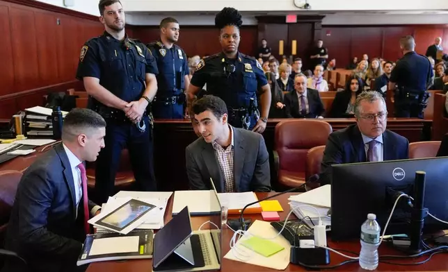 Luigi Mangione appears in Manhattan Criminal Court, Monday, Dec. 1, 2025, in New York. (AP Photo/Yuki Iwamura, Pool)