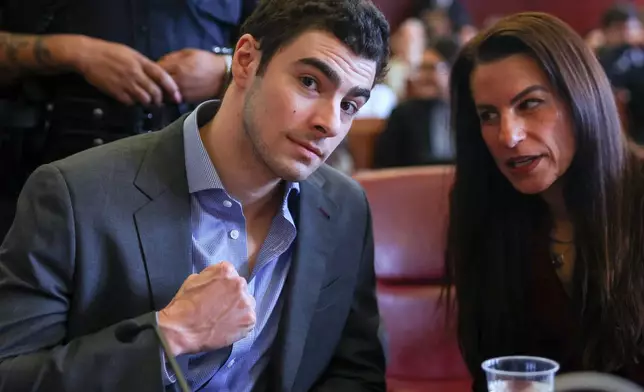 Luigi Mangione appears in Manhattan Criminal Court, Monday, Dec. 8, 2025, in New York. (Sarah Yenesel/Pool Photo via AP)