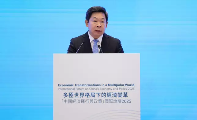 Member of the Leading Party Members' Group and Secretary-General, Chinese Academy of Social Science, Dr Zhao Zhimin, delivered his welcome remarks at the Forum.