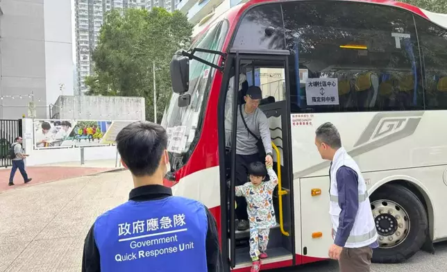 Many voters took the free shuttle buses to the new polling stations to vote. Photo by Bastille Post