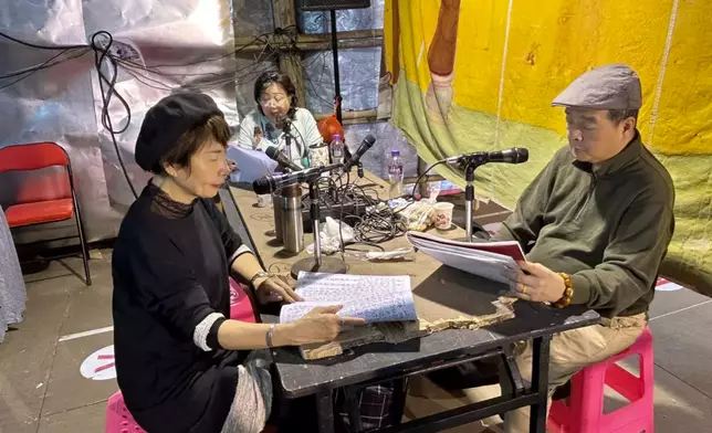 The vocalists behind the stage, Photo by Bastille Post
