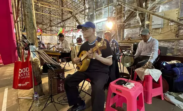 Most of the troupe members are in their seventies or eighties, Photo by Bastille Post