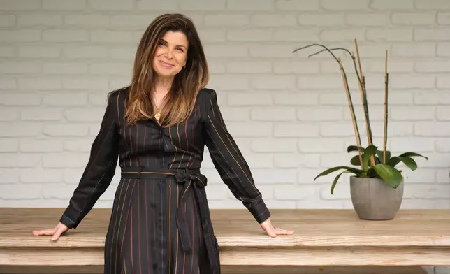 Author Laura Dave poses for a portrait on Tuesday, Dec. 9, 2025, in Santa Monica, Calif. (AP Photo/Chris Pizzello)