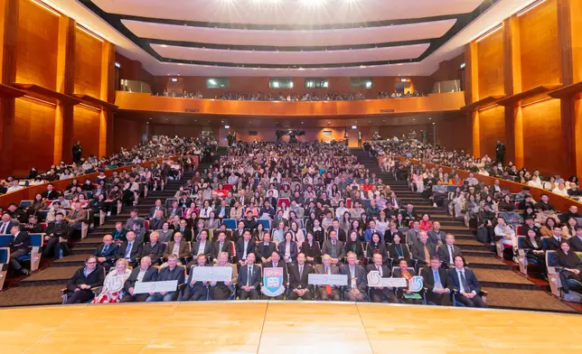 Held at the Grand Hall of the Lee Shau Kee Lecture Centre on the Centennial Campus, the forum drew an audience of over 800 participants.. Photo source: HKU