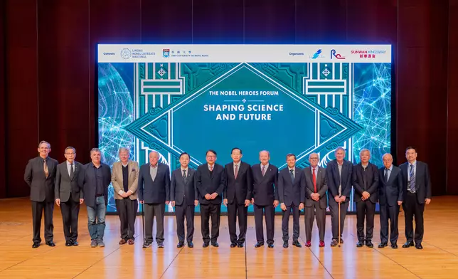 Distinguished guests and the Nobel Laureates. Photo source: HKU