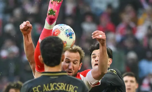 Bayern's Harry Kane in action during the German Bundesliga soccer match between Bayern Munich and FC Augsburg in Munich, Saturday, Jan. 24, 2026. (Peter Kneffel/dpa via AP)