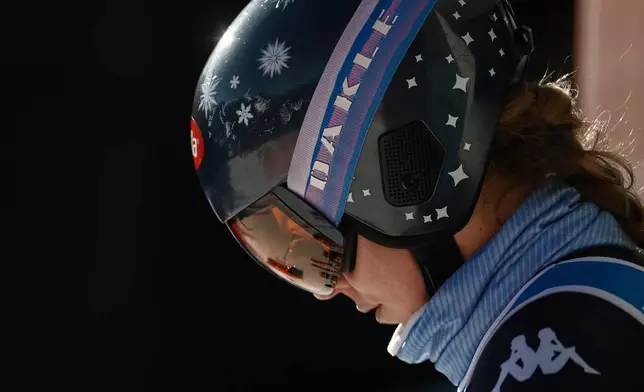 United States' Mikaela Shiffrin prepares to start a women's World Cup giant slalom, in Kronplatz, Tuesday, Jan. 20, 2026. (AP Photo/Gabriele Facciotti)