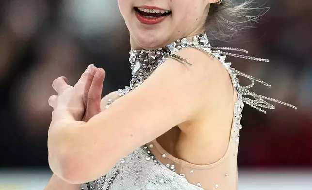 Alysa Liu competes during the women's free skating competition at the U.S. Figure Skating Championships, Friday, Jan. 9, 2026, in St. Louis. (AP Photo/Stephanie Scarbrough)