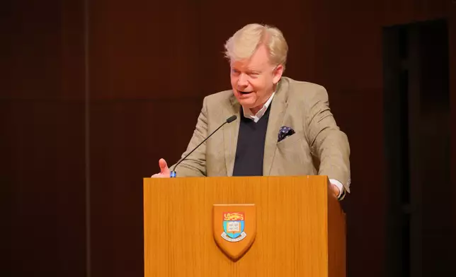 Mr Nikolaus Turner, Executive Director of the Lindau Nobel Laureate Meetings, delivers his remarks. Photo source: HKU