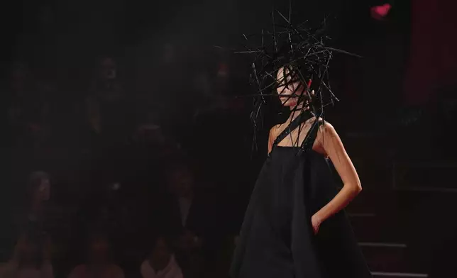 A model wears a creation as part of the Stephane Rolland Spring/Summer 2026 Haute Couture collection presented in Paris, Tuesday, Jan. 27, 2026. (AP Photo/Aurelien Morissard)