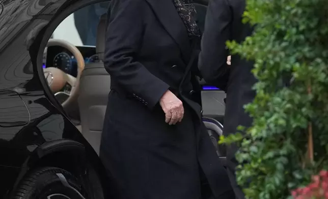 Giancarlo Giammetti arrives at the lying in state of fashion designer Valentino Garavani at the Valentino Garavani e Giancarlo Giammetti Foundation headquarters in central Rome, Wednesday Jan. 21, 2026. (AP Photo/Andrew Medichini)