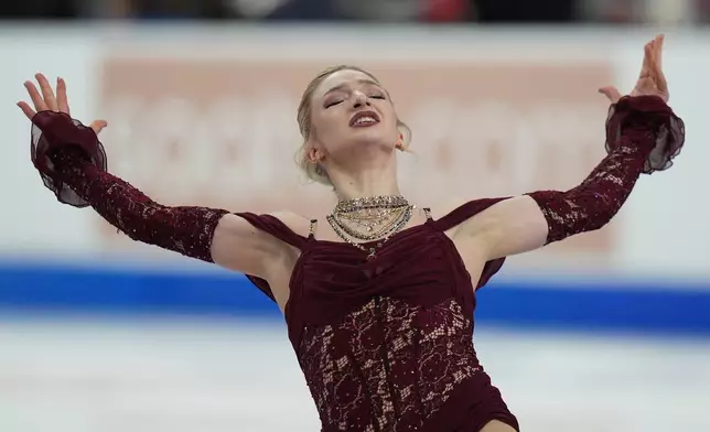 Amber Glenn competes during the women's short program at the U.S. Figure Skating Championships, Wednesday, Jan. 7, 2026, in St. Louis. (AP Photo/Stephanie Scarbrough)