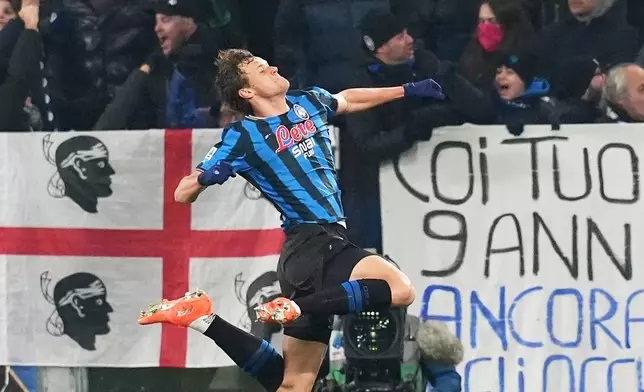 Atalanta's Giorgio Scalvini celebrates scoring during the Serie A soccer match between Atalanta and Roma in Bergamo, Italy, Saturday Jan. 3, 2026. (Spada/LaPresse via AP)