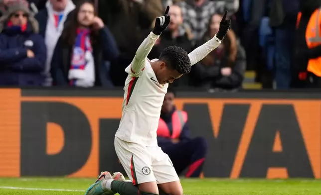 Chelsea's Estevao celebrates scoring during the English Premier League soccer match between Crystal Palace and Chelsea in London, Sunday Jan. 25, 2026. (Jordan Pettitt/PA via AP)