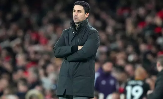 Arsenal's manager Mikel Arteta stands on the touchline during the English Premier League soccer match between Arsenal and Manchester United in London, Sunday, Jan. 25, 2026. (AP Photo/Kirsty Wigglesworth)