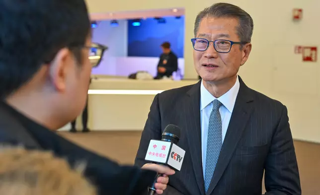 FS promotes Hong Kong's advantages to global leaders in Switzerland (with photos/video) Source: HKSAR Government Press Releases