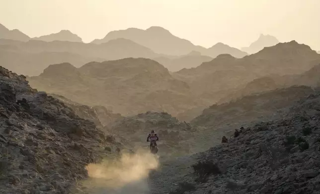 Rider Skyler Howes competes during the first stage of the Dakar Rally in Yanbu, Saudi Arabia, Sunday, Jan. 4, 2026. (AP Photo/Thibault Camus)