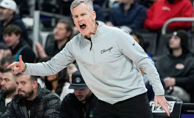 Chicago Bulls head coach Billy Donovan reacts during the first half of an NBA basketball game against the Detroit Pistons Wednesday, Jan. 7, 2026, in Detroit. (AP Photo/Ryan Sun)