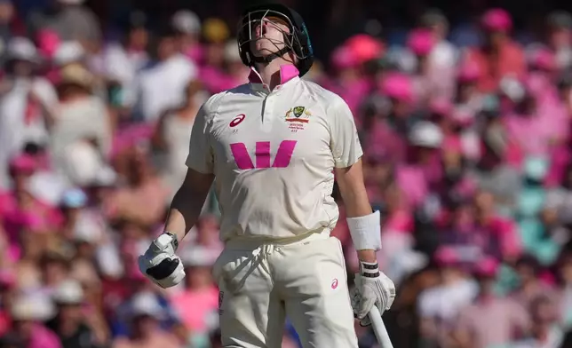 Australia's Steve Smith reacts during play on day three of the fifth and final Ashes cricket test between England and Australia in Sydney, Tuesday, Jan. 6, 2026. (AP Photo/Mark Baker)