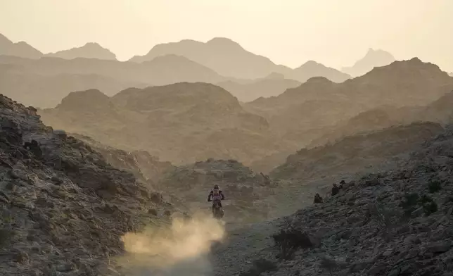 Rider Skyler Howes competes during the first stage of the Dakar Rally in Yanbu, Saudi Arabia, Sunday, Jan. 4, 2026. (AP Photo/Thibault Camus)