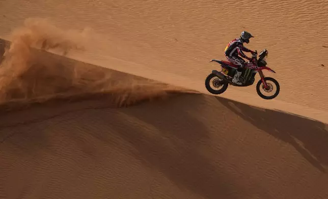 Rider Ricky Brabec competes during the seventh stage of the Dakar Rally between Riyadh and Wadi Ad Dawasir, Saudi Arabia, Sunday, Jan.11, 2026. (AP Photo/Thibault Camus)