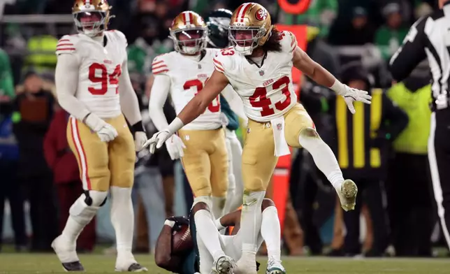 San Francisco 49ers' Eric Kendricks reacts to defensive play in the third quarter of an NFL wild-card playoff football game against the Philadelphia Eagles in Philadelphia, Sunday, Jan. 11, 2026. (Scott Strazzante/San Francisco Chronicle via AP)