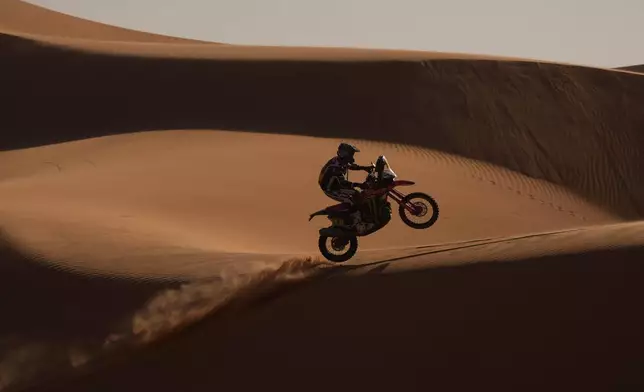 Rider Ricky Brabec competes during the eighth stage of the Dakar Rally with a start and finish at Wadi Ad Dawasir, Saudi Arabia, Monday, Jan.12, 2026. (AP Photo/Thibault Camus)