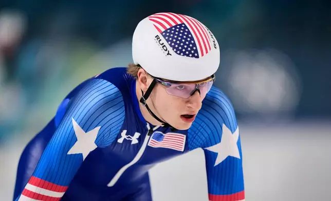 Jordan Stolz of the U.S. warms up ahead of the mass start speedskating races at the 2026 Winter Olympics, in Milan, Italy, Saturday, Feb. 21, 2026. (AP Photo/Ben Curtis)