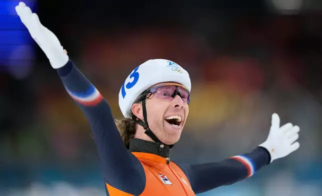 Gold medallist Jorrit Bergsma of the Netherlands celebrates winning the men's mass start final speedskating race at the 2026 Winter Olympics, in Milan, Italy, Saturday, Feb. 21, 2026. (AP Photo/Ben Curtis)
