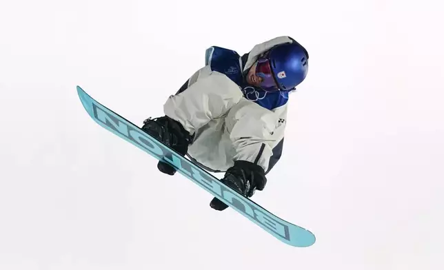 Japan's Hiroto Ogiwara competes in men's snowboard big air qualifications at the 2026 Winter Olympics, in Livigno, Italy, Thursday, Feb. 5, 2026. (AP Photo/Gregory Bull)