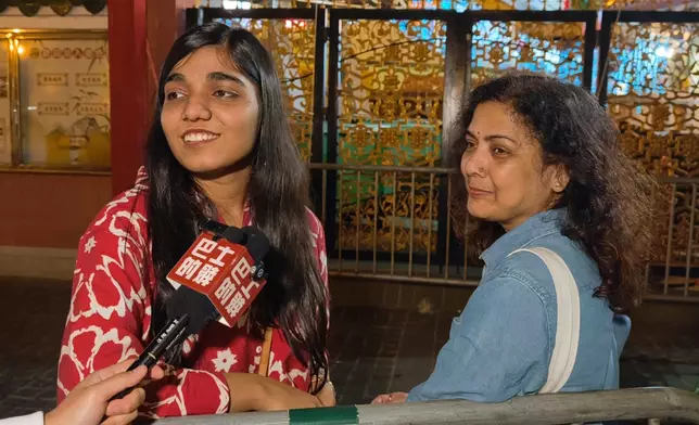 Bhavya and her mother, Purnima, Photo by Bastille Post