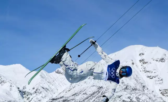 China's Eileen Gu competes during the women's freestyle skiing halfpipe final at the 2026 Winter Olympics, in Livigno, Italy, Sunday, Feb. 22, 2026. (AP Photo/Julia Demaree Nikhinson)