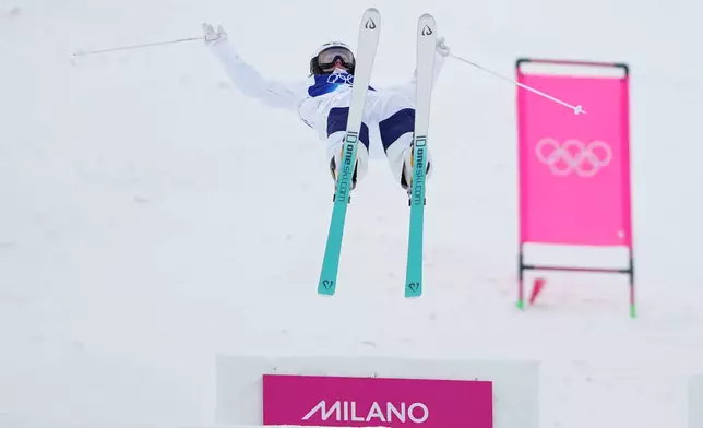 United States' Jaelin Kauf competes during the women's freestyle skiing moguls qualifications at the 2026 Winter Olympics, in Livigno, Italy, Tuesday, Feb. 10, 2026. (AP Photo/Lindsey Wasson)