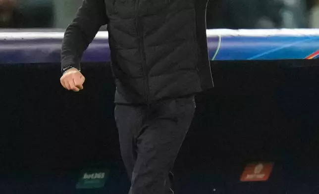 Napoli's head coach Antonio Conte gestures during a Champions League opening phase soccer match between Napoli and Chelsea, in Naples, Italy, Wednesday, January.28, 2026. (AP Photo/Gregorio Borgia)
