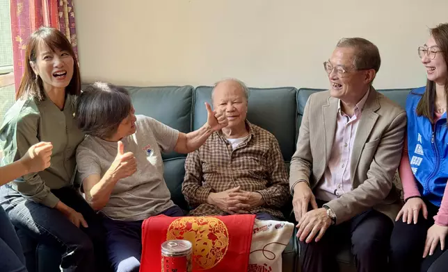 Principal Officials of HKSAR Government continue year-end household visits across 18 districts  Source: HKSAR Government Press Releases